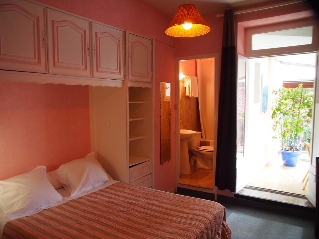 Hotel Emma Calve Millau Room photo