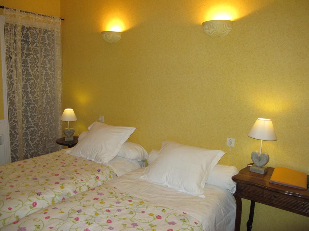 Hotel Emma Calve Millau Room photo